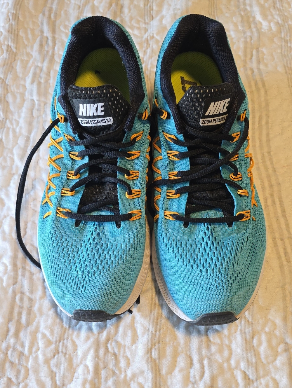 Nike Running Shoes — Teal, Black & Yellow Accents